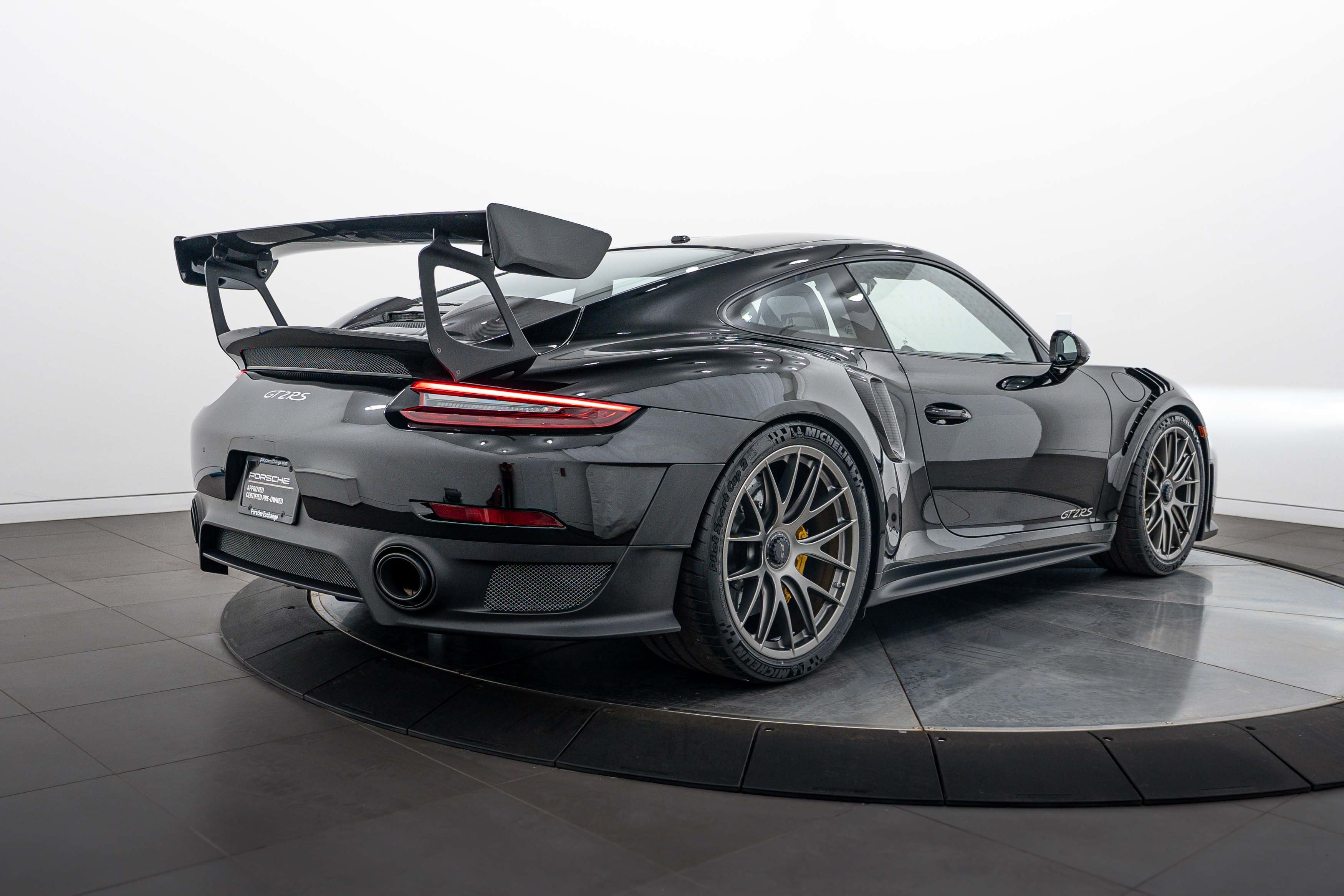 Certified 2018 Porsche 911 GT2 RS RWD image 7