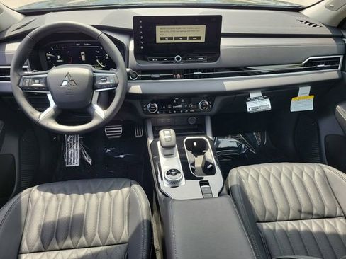 New 2025 Mitsubishi Outlander SEL image 19