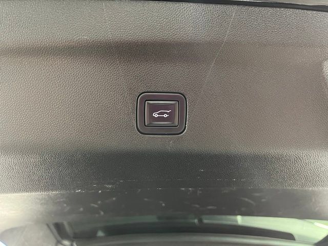 Used 2023 Chevrolet Suburban Z71 AWD/4WD image 43