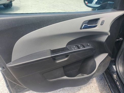 Used 2019 Chevrolet Sonic LT image 9