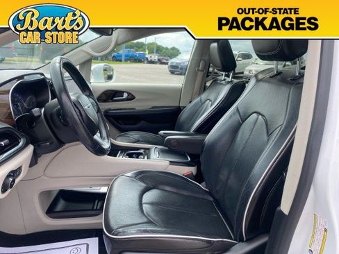 Used 2022 Chrysler Pacifica Limited FWD image 26
