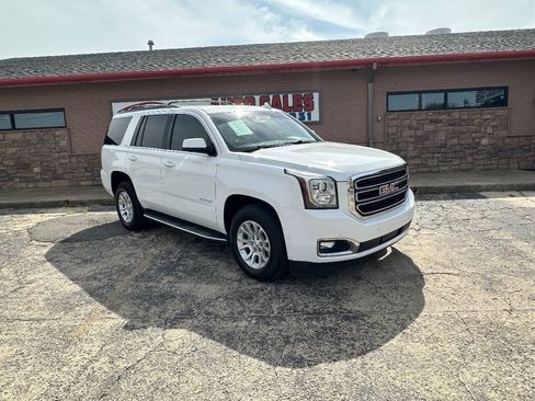 Used 2018 GMC Yukon SLT w/ HD Trailering Package RWD image 2