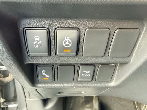 Used 2020 Nissan Pathfinder SV AWD/4WD image 19