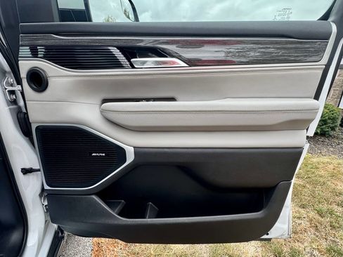 Used 2022 Jeep Wagoneer Series III image 40