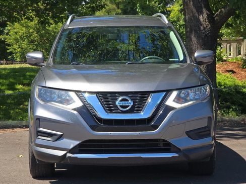 Used 2017 Nissan Rogue SV AWD/4WD image 10