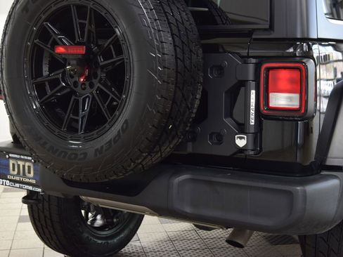 Used 2024 Jeep Wrangler Sport S image 18