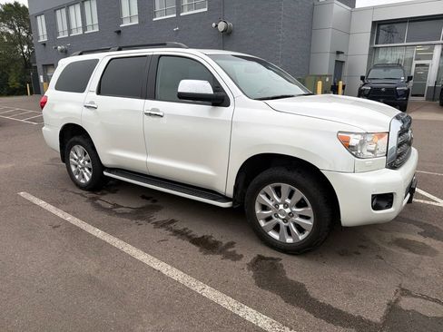 Used 2017 Toyota Sequoia Platinum AWD/4WD image 11