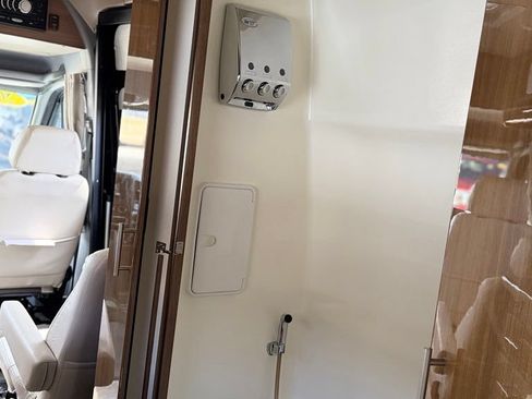 Used 2015 Mercedes-Benz Sprinter 3500 image 21