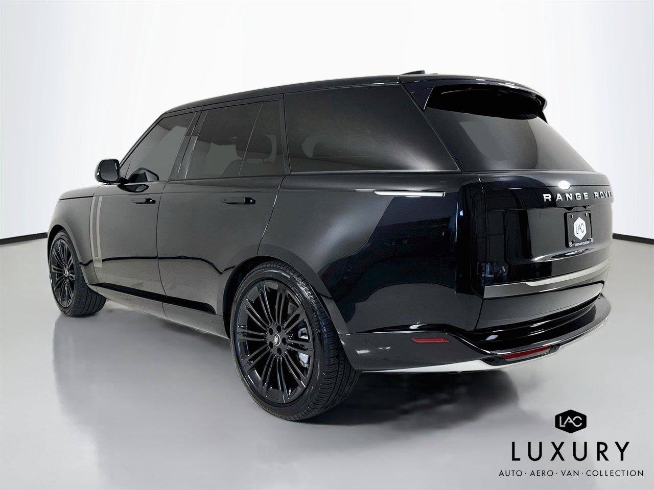 Used 2024 Land Rover Range Rover SE AWD/4WD image 7