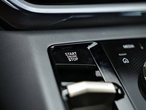 Used 2025 BMW X3 xDrive30i w/ Premium Package image 40