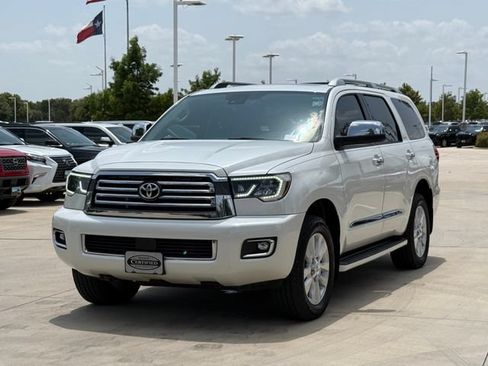 Used 2021 Toyota Sequoia Platinum AWD/4WD image 9
