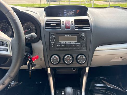 Used 2015 Subaru Forester 2.5i Limited AWD/4WD image 18