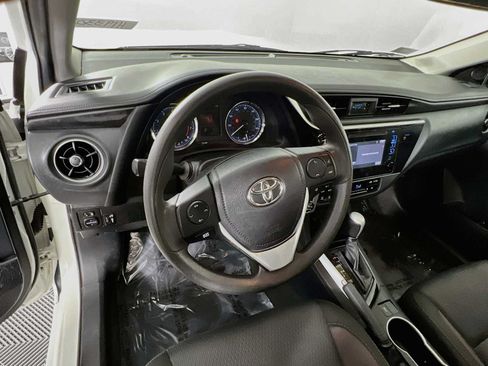 Used 2018 Toyota Corolla LE FWD image 11