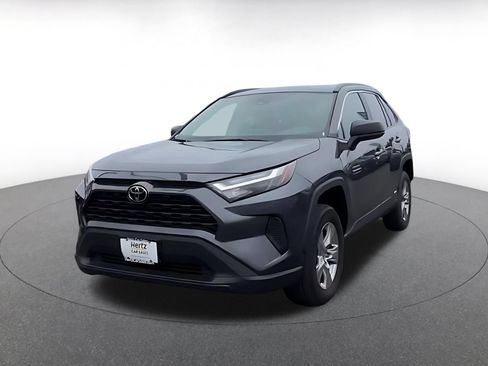 Used 2025 Toyota RAV4 LE AWD/4WD image 7