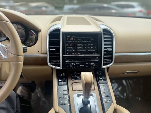 Used 2012 Porsche Cayenne AWD/4WD image 16