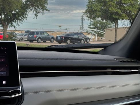 Used 2025 Jeep Compass Limited image 35