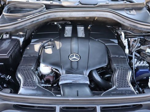 Used 2017 Mercedes-Benz GLS 450 4MATIC image 43