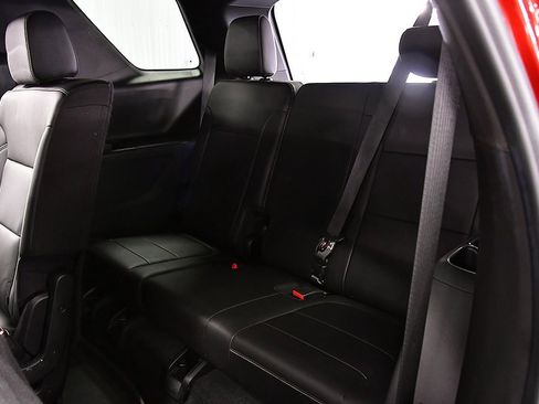 Used 2023 Chevrolet Traverse LT w/ LPO, Floor Liner Package image 30