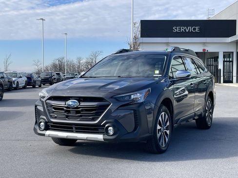 Used 2025 Subaru Outback Touring XT image 3