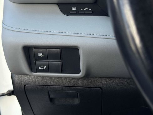 Used 2021 Toyota Highlander XLE image 30