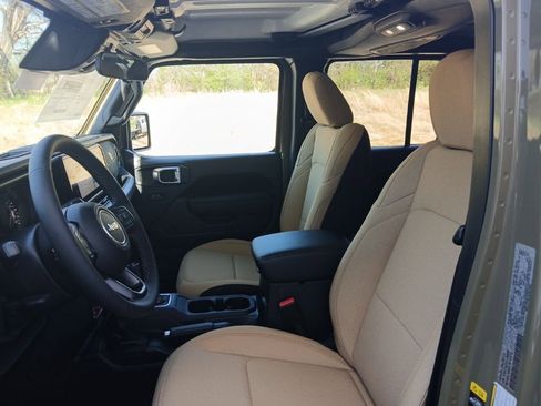 New 2026 Jeep Gladiator Willys AWD/4WD image 27