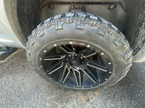 Used 2015 RAM 1500 Laramie AWD/4WD image 9
