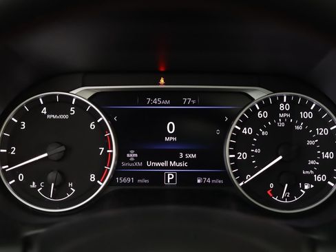 Used 2023 Nissan Sentra SR w/ SR Premium Package FWD image 11