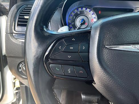 Used 2018 Chrysler 300 S w/ 300S Premium Group RWD image 23