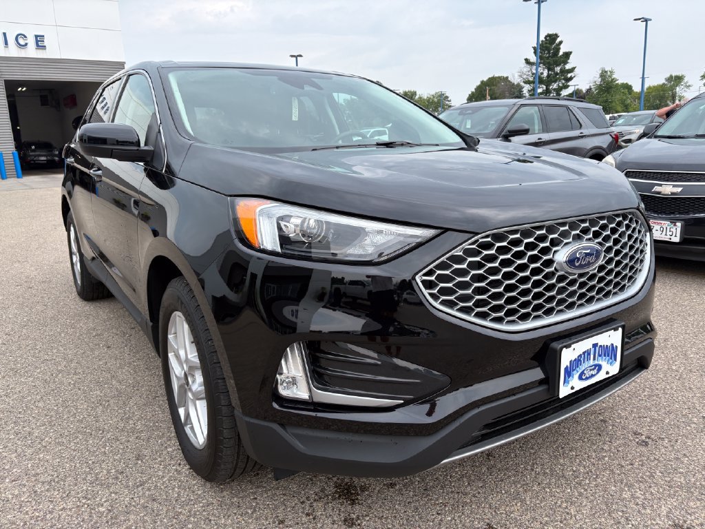 Used 2024 Ford Edge SEL w/ Convenience Package AWD/4WD image 4