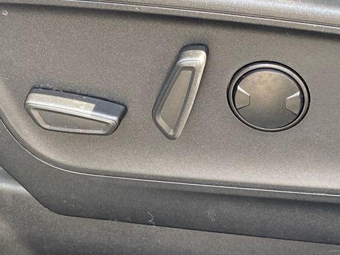 Certified 2025 Ford Escape Platinum w/ Premium Technology Package image 15