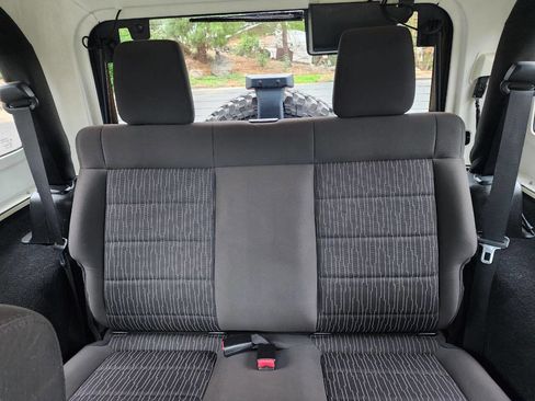 Used 2011 Jeep Wrangler Sahara w/ Dual Top Group image 33