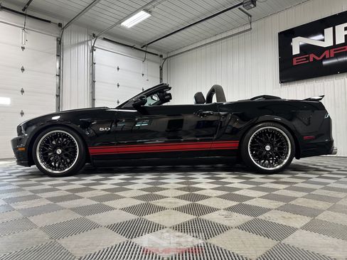 Used 2014 Ford Mustang GT Premium w/ Brembo Brake Package RWD image 20
