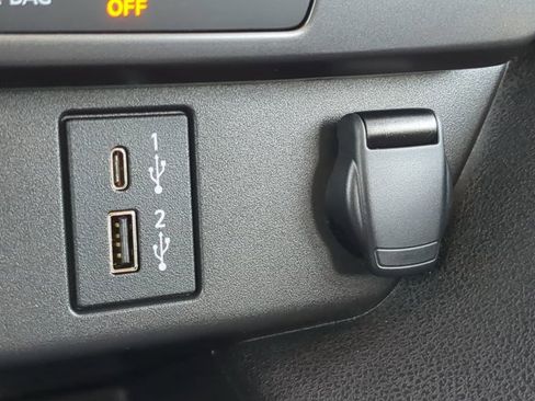 Certified 2025 Nissan Leaf S image 20