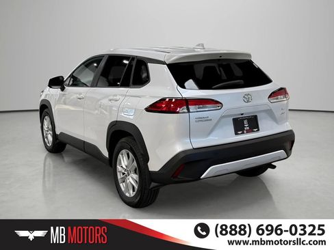 Used 2024 Toyota Corolla Cross LE AWD/4WD image 6