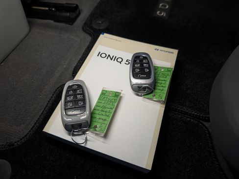 Used 2023 Hyundai Ioniq 5 Limited AWD/4WD image 24