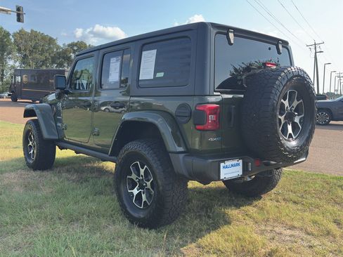 Used 2021 Jeep Wrangler Unlimited Sahara w/ Cold Weather Group AWD/4WD image 7