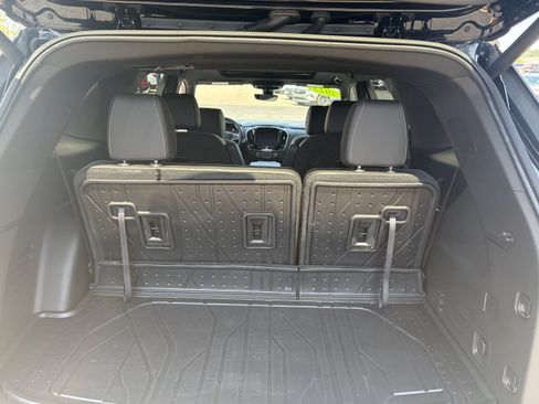 Used 2023 Chevrolet Traverse LT w/ LT Premium Package AWD/4WD image 10