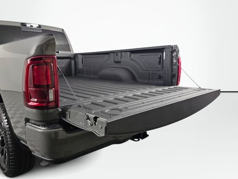 New 2026 RAM 2500 Big Horn AWD/4WD image 18