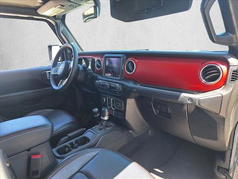 Used 2023 Jeep Gladiator Rubicon w/ Trailer Tow Package AWD/4WD image 18