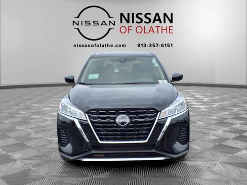 Certified 2025 Nissan Kicks Play S image 28