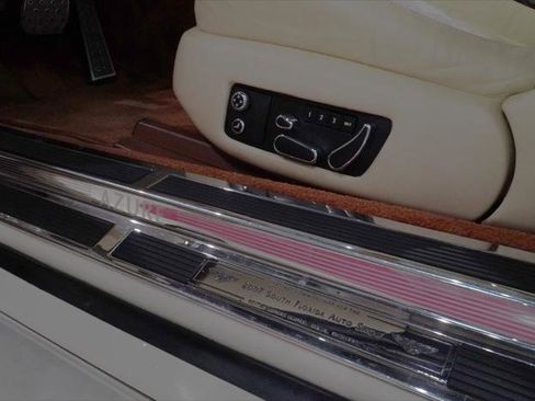 Used 2008 Bentley Azure image 31