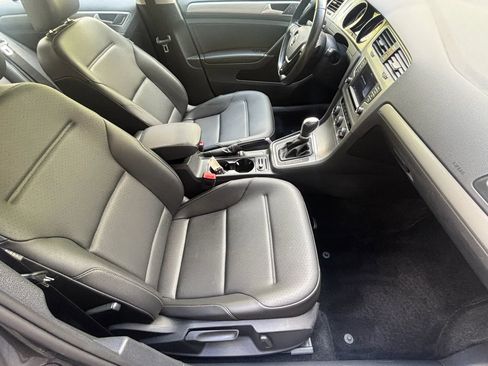 Used 2017 Volkswagen Golf S FWD image 20