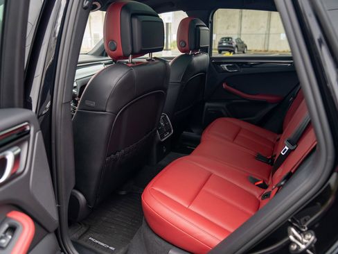 New 2026 Porsche Macan image 23