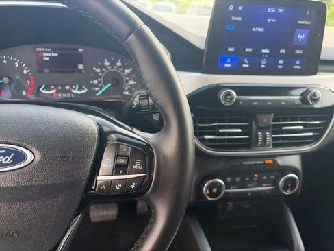 Used 2022 Ford Escape SE w/ Cold Weather Package AWD/4WD image 16