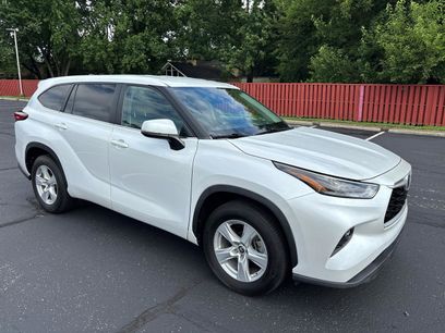 Used 2023 Toyota Highlander LE