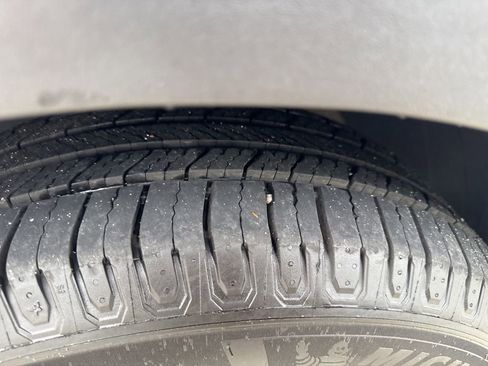 Used 2022 Kia Sorento S AWD/4WD image 9