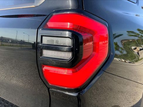 Used 2025 Toyota 4Runner SR5 AWD/4WD image 30