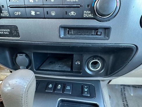 Used 2012 Nissan Armada Platinum image 37