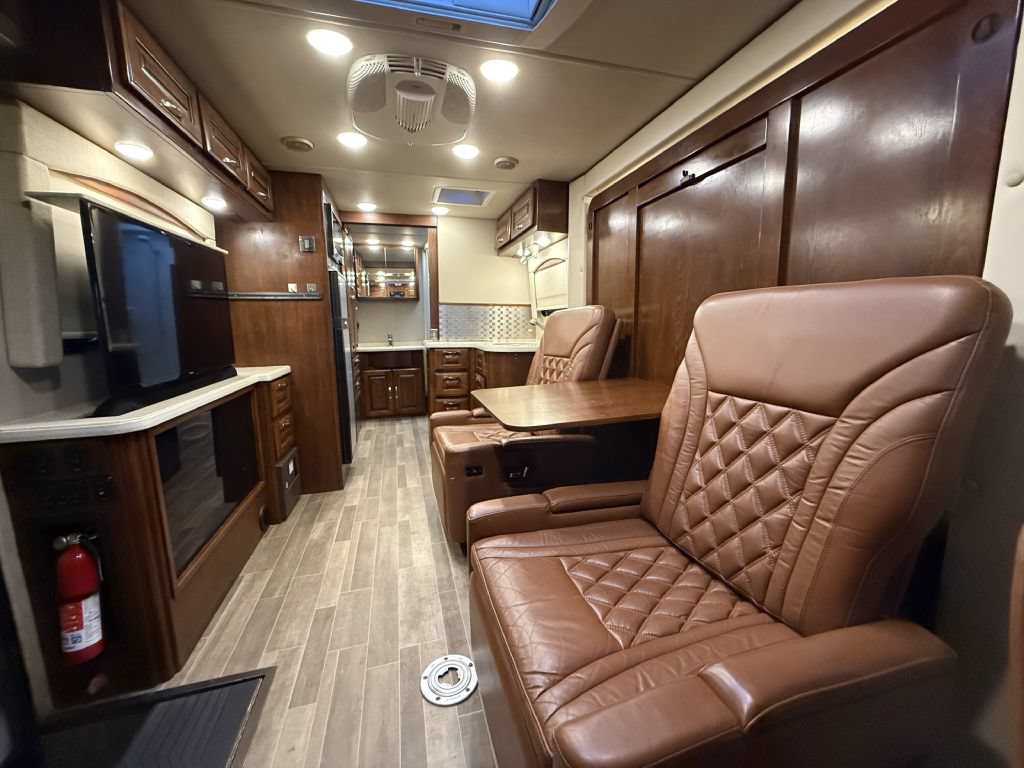 Used 2017 Mercedes-Benz Sprinter 3500 image 40