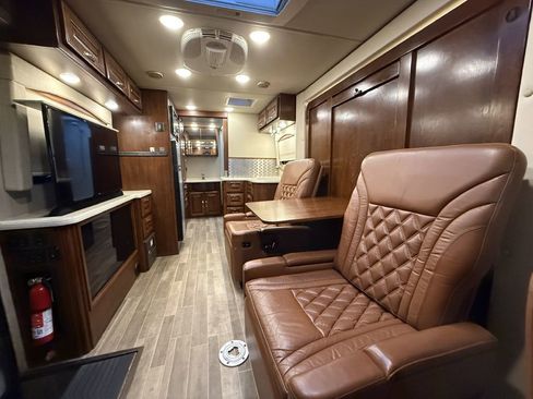 Used 2017 Mercedes-Benz Sprinter 3500 image 40